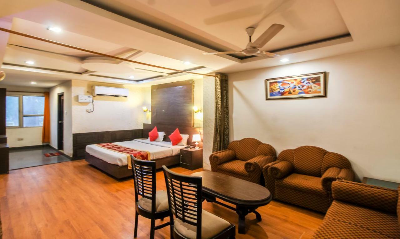 Hotel Monarch Inn Lucknow Exterior foto